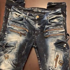 Robins Jean - RAPTOR IN 5D DARK BROKEN BACKING